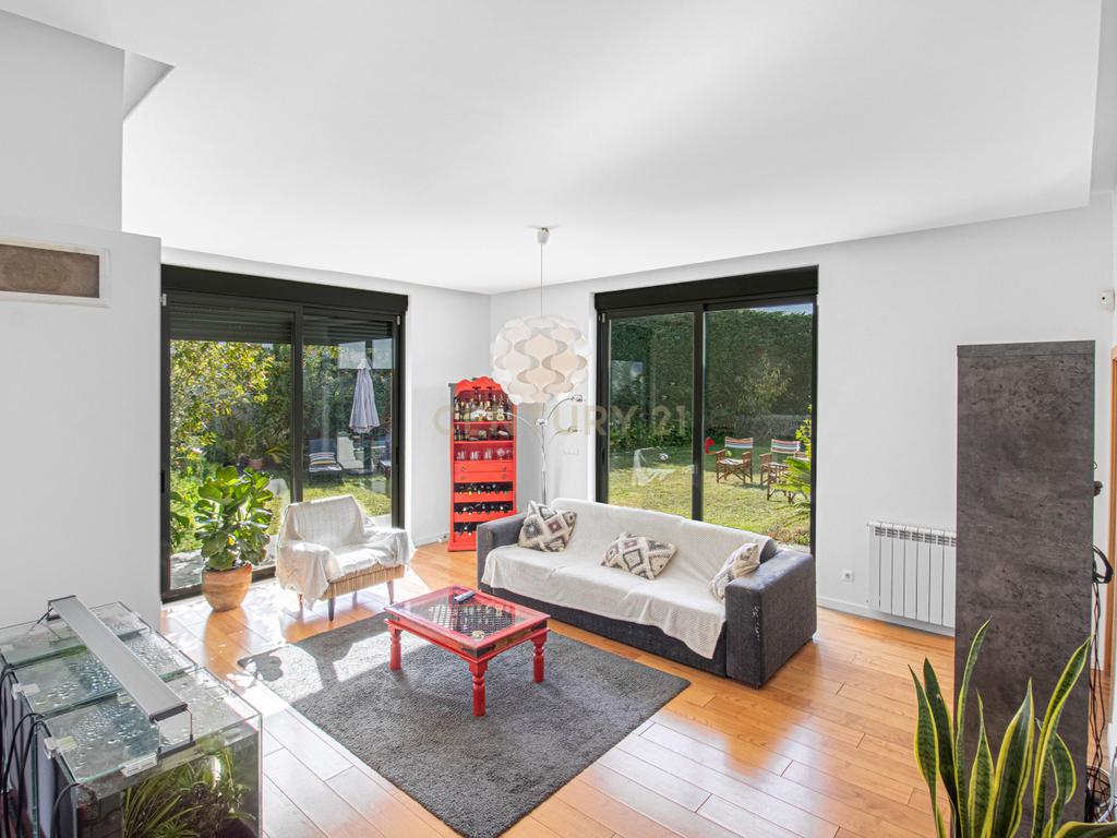 Moradia Isolada T4 291m2 em Lote de 1050 m2 em Mucifal, Colares, Sintra - Image 23