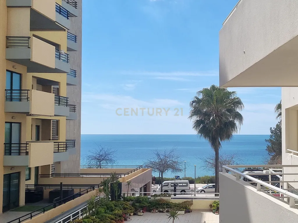 Apartamento T2 com Garagem e Vista Mar - Praia da Rocha 1º Linha - Image 19