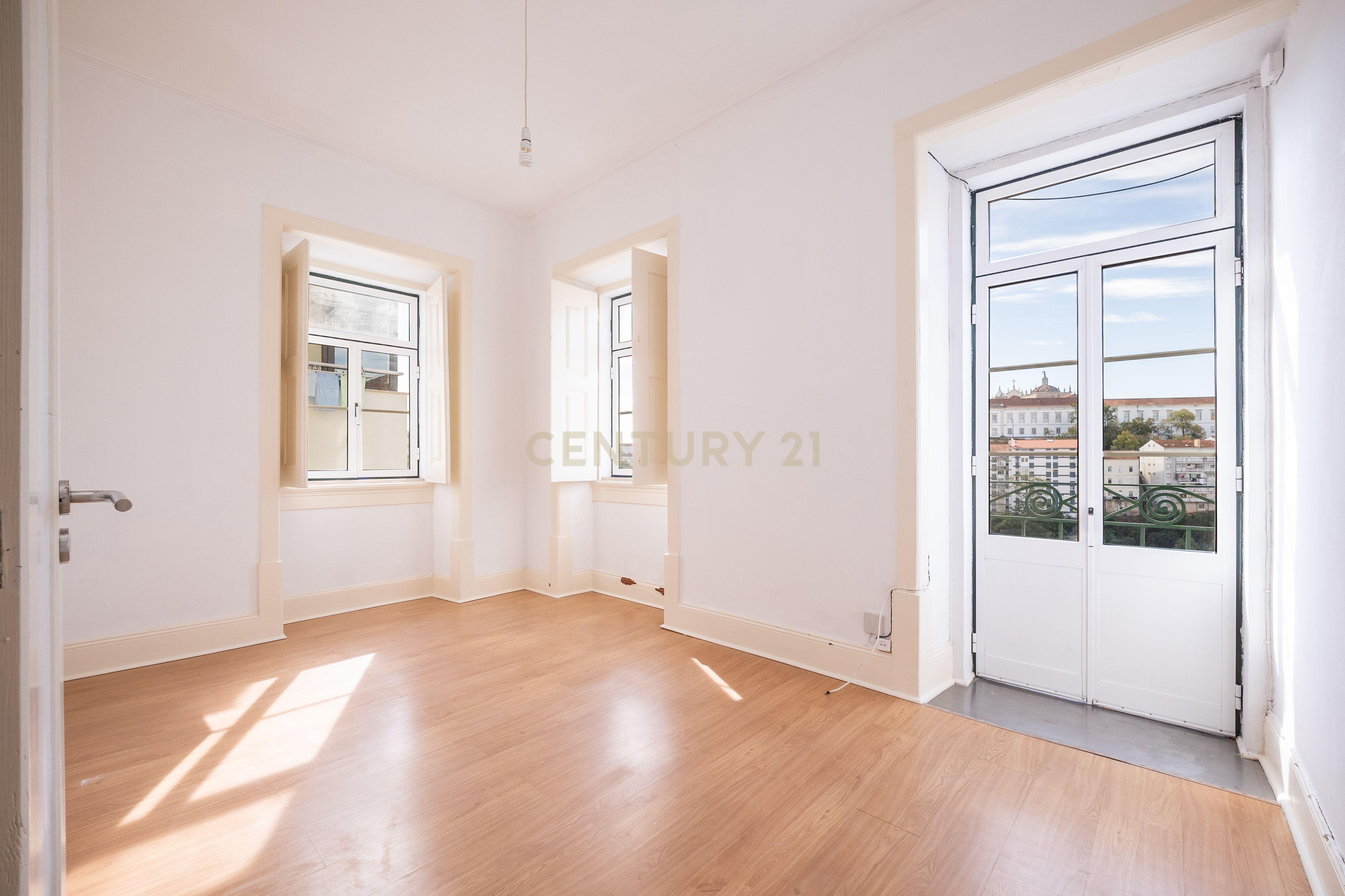 Apartamento T3 à venda em Coimbra (Sé Nova, Santa Cruz, Almedina e São Bartolomeu), Coimbra — foto 2