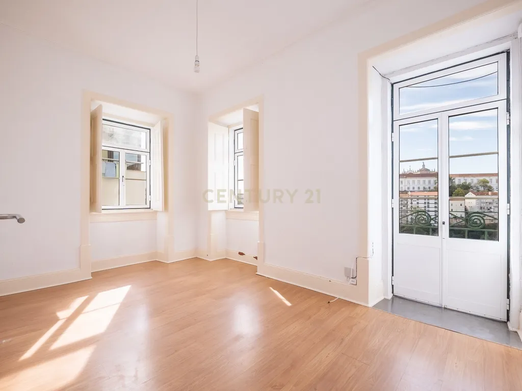 Apartamento T3+1 com varanda | Rua Guerra Junqueiro, Coimbra - Image 2