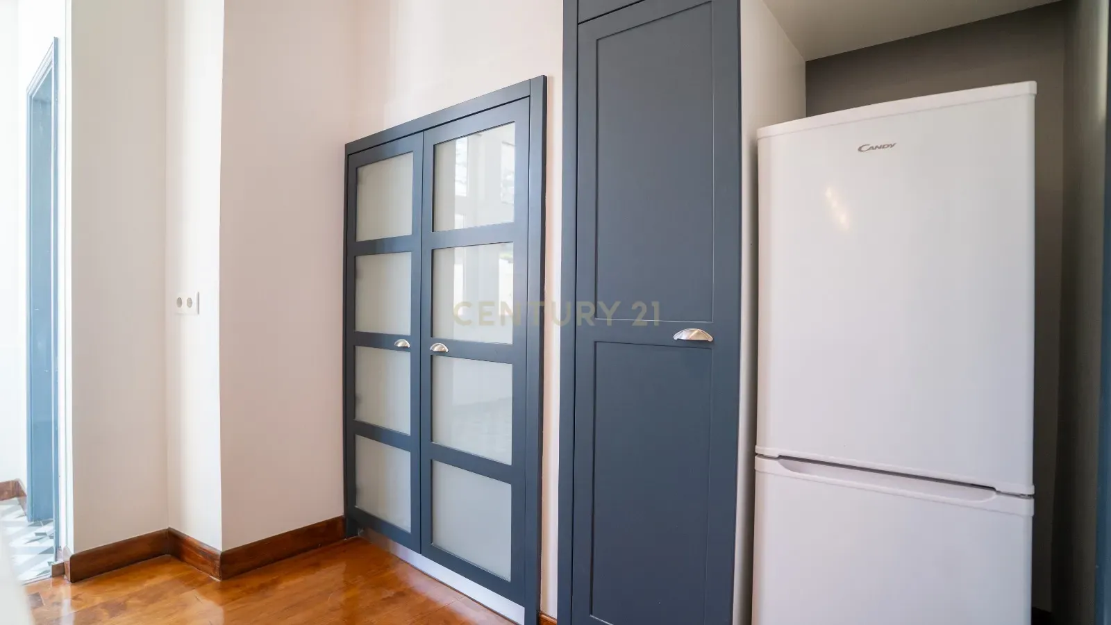 Apartamento T2 com 83 m² - Image 16