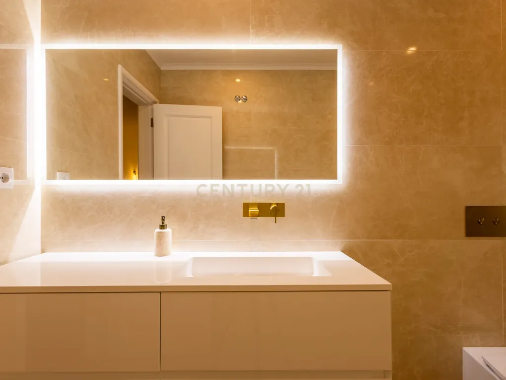 Moradia de Sonho na Charneca da Caparica – Elegância, Conforto e Localização Privilegiada - Image 41