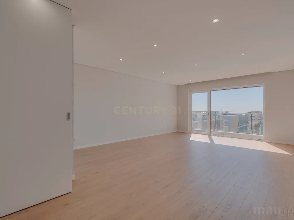 T3 | QUINTA DAS MARIANAS, CARCAVELOS | TERRAÇO COM VISTA MAR - Image 7