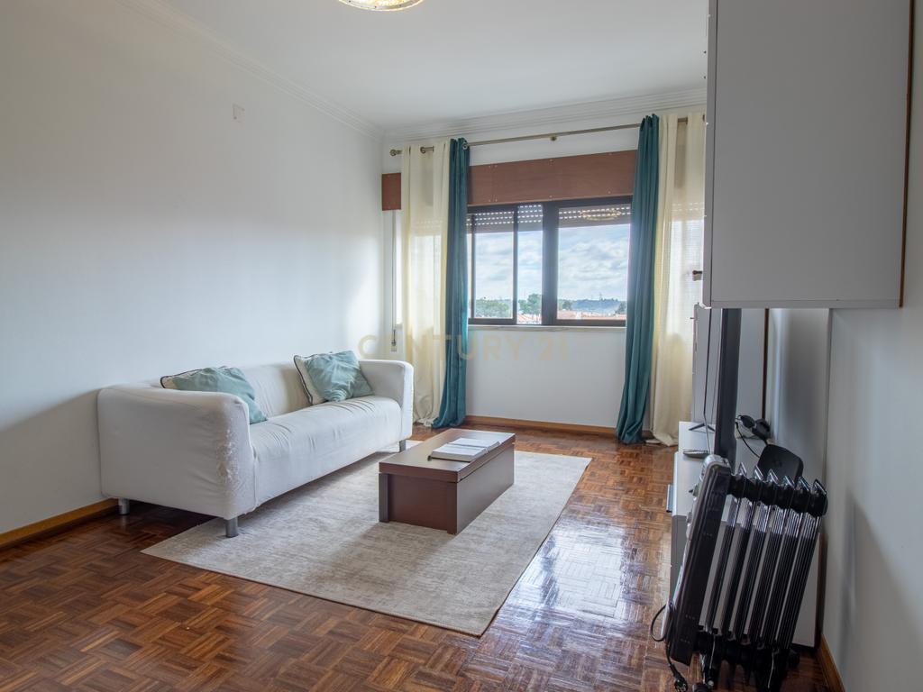 Apartamento T3 com Varanda na Quinta do Conde – 3º Andar  - Image 4