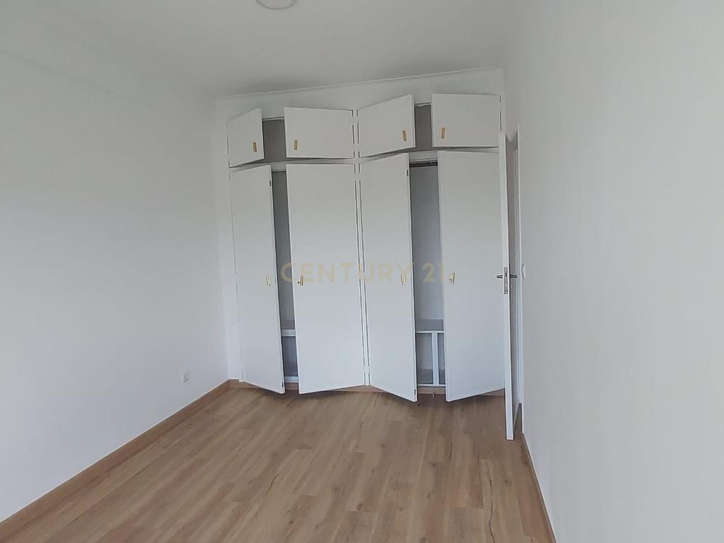 Apartamento T2 Renovado com cozinha equipada -  Odivelas  - Image 11