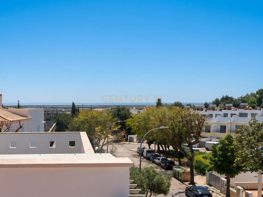 Magnífica moradia T3 + 1 localizada na prestigiada área da Quinta da Pegada, Tavira - Image 40