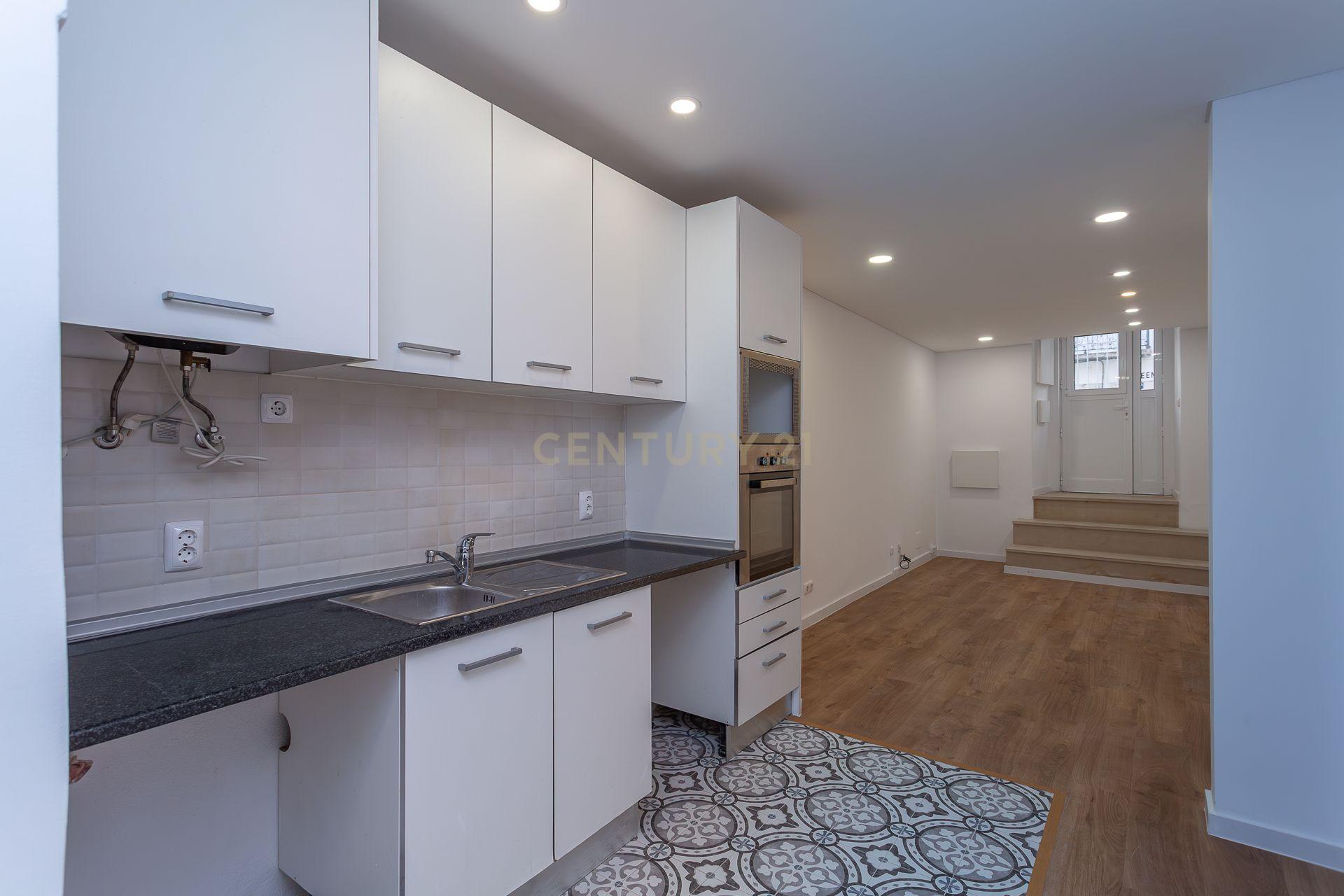 🏡 Apartamento T1+1 na Bica – Viva no coração histórico de Lisboa - Image 8
