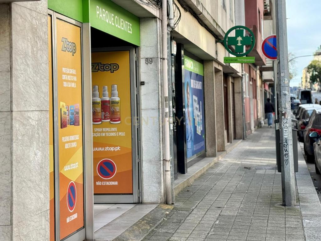 Fantástico Apartamento T2 com Varandas no Centro do Porto - Image 21