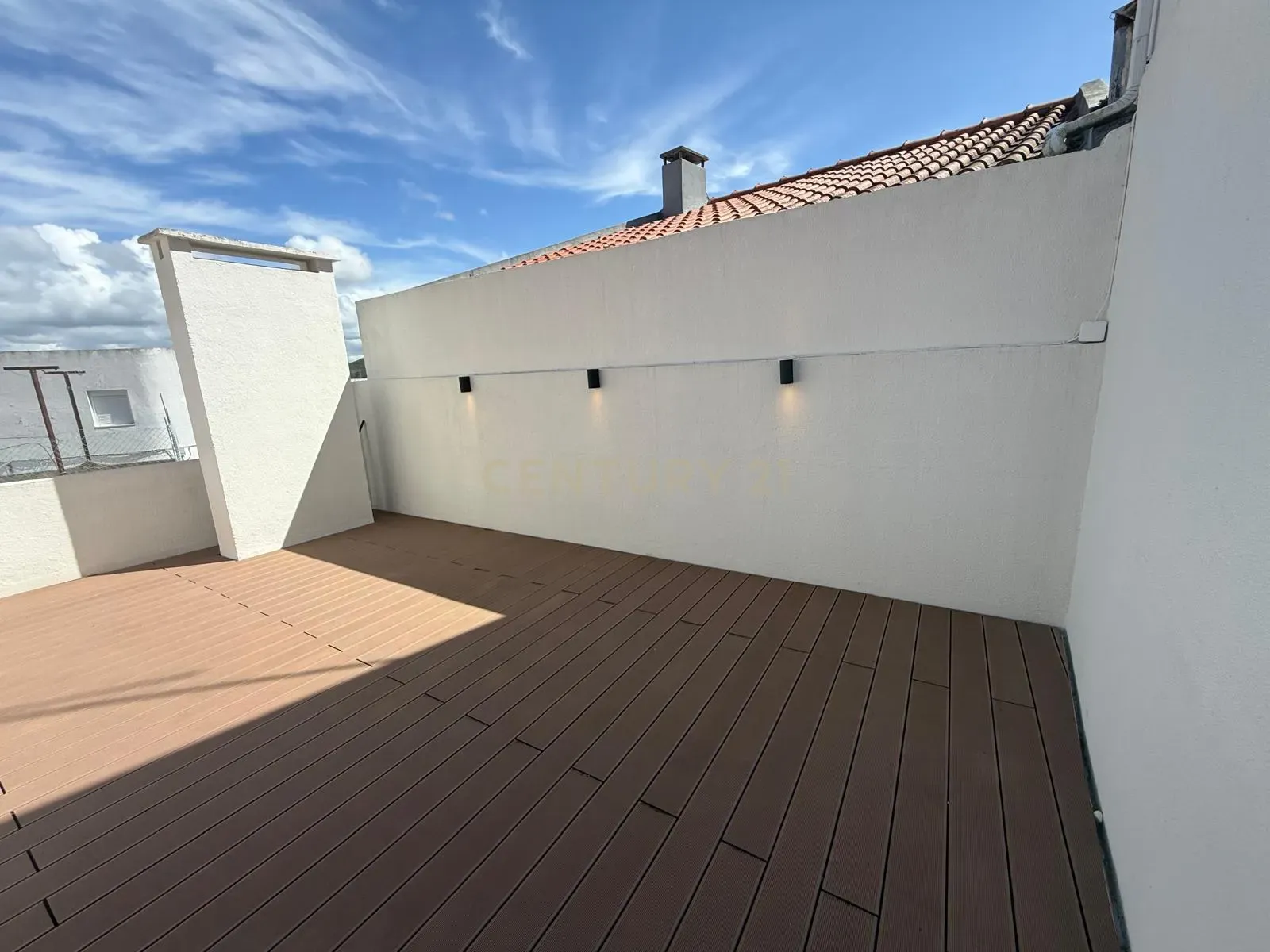 Fotografia 5 de Apartamento Renovado em Loures com Terraço e Boa Exposição Solar