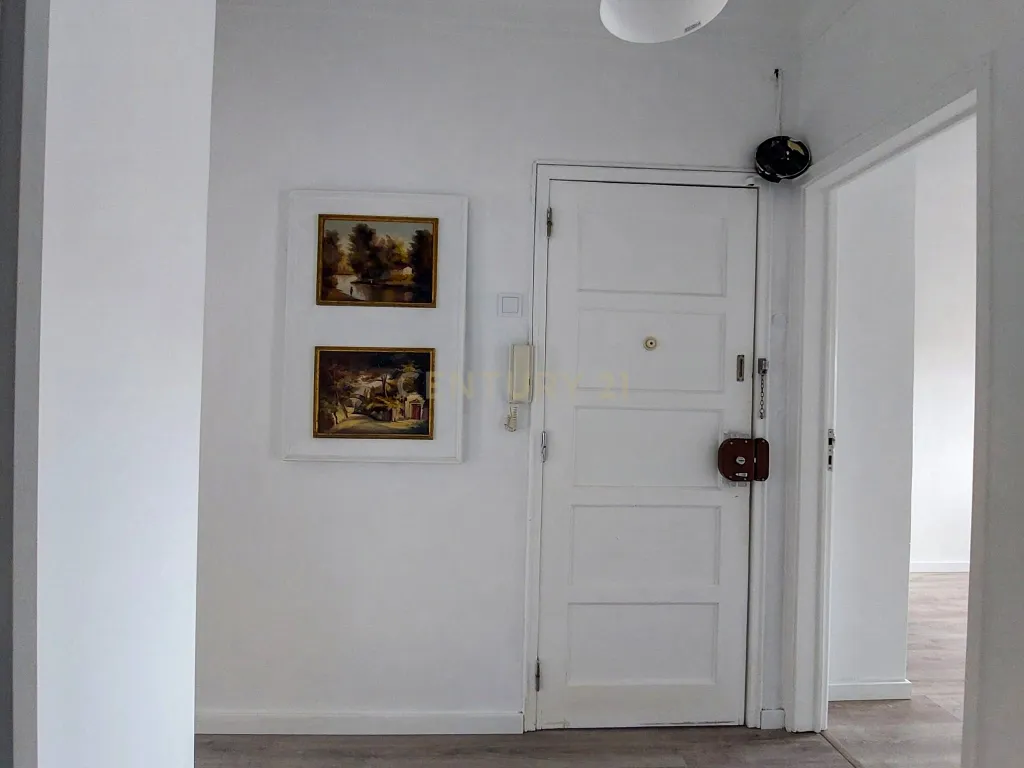 Apartamento T2 na Venteira, Amadora - Image 10
