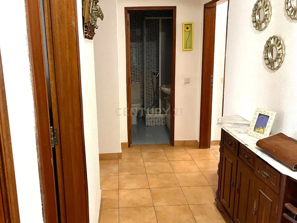 Apartamento T3 em Faro, muito central, próximo da Universidade. - Image 3
