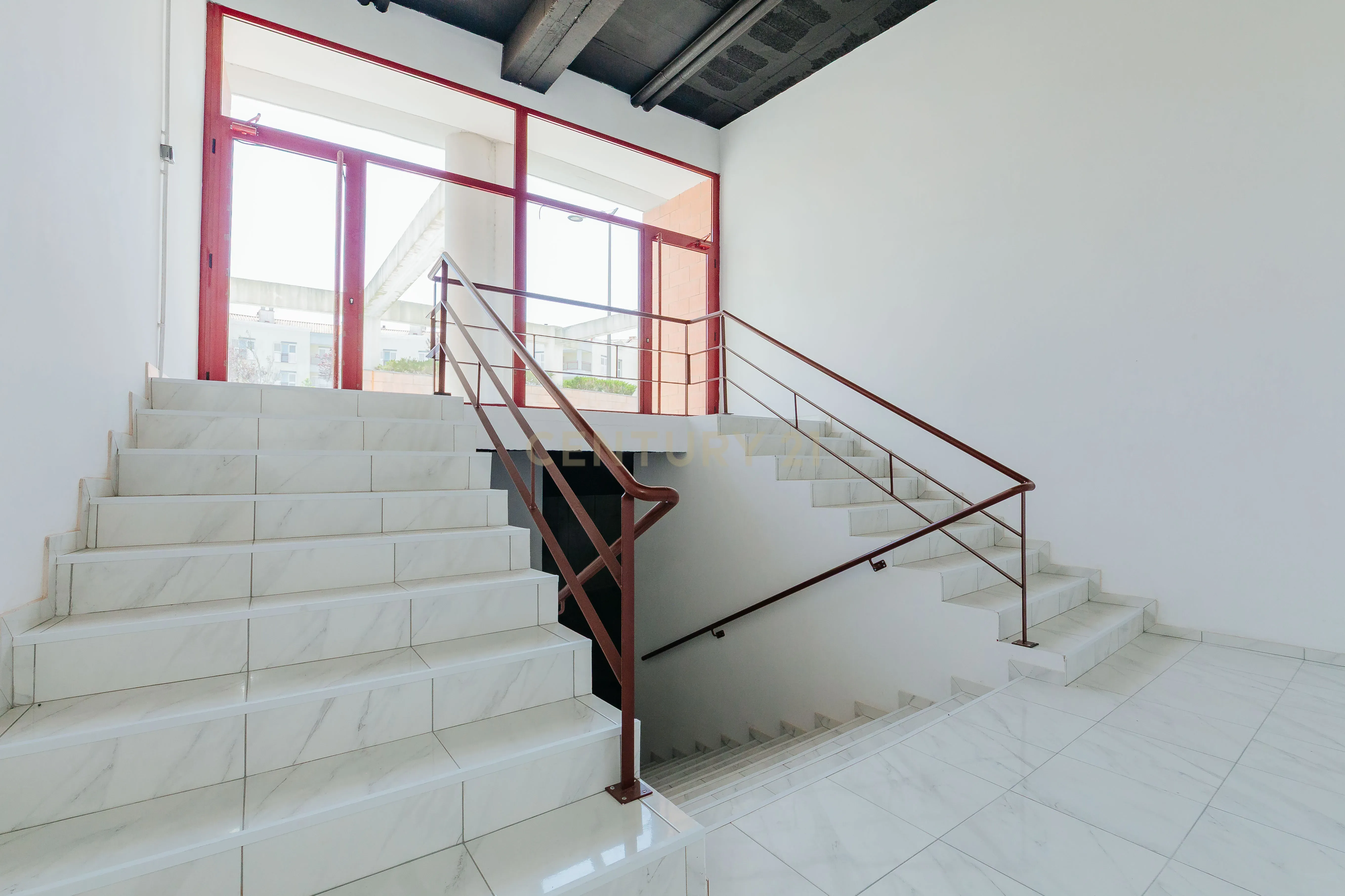 Fotografia 8 de Armazém / Espaço Comercial para Venda – Barcarena, Oeiras