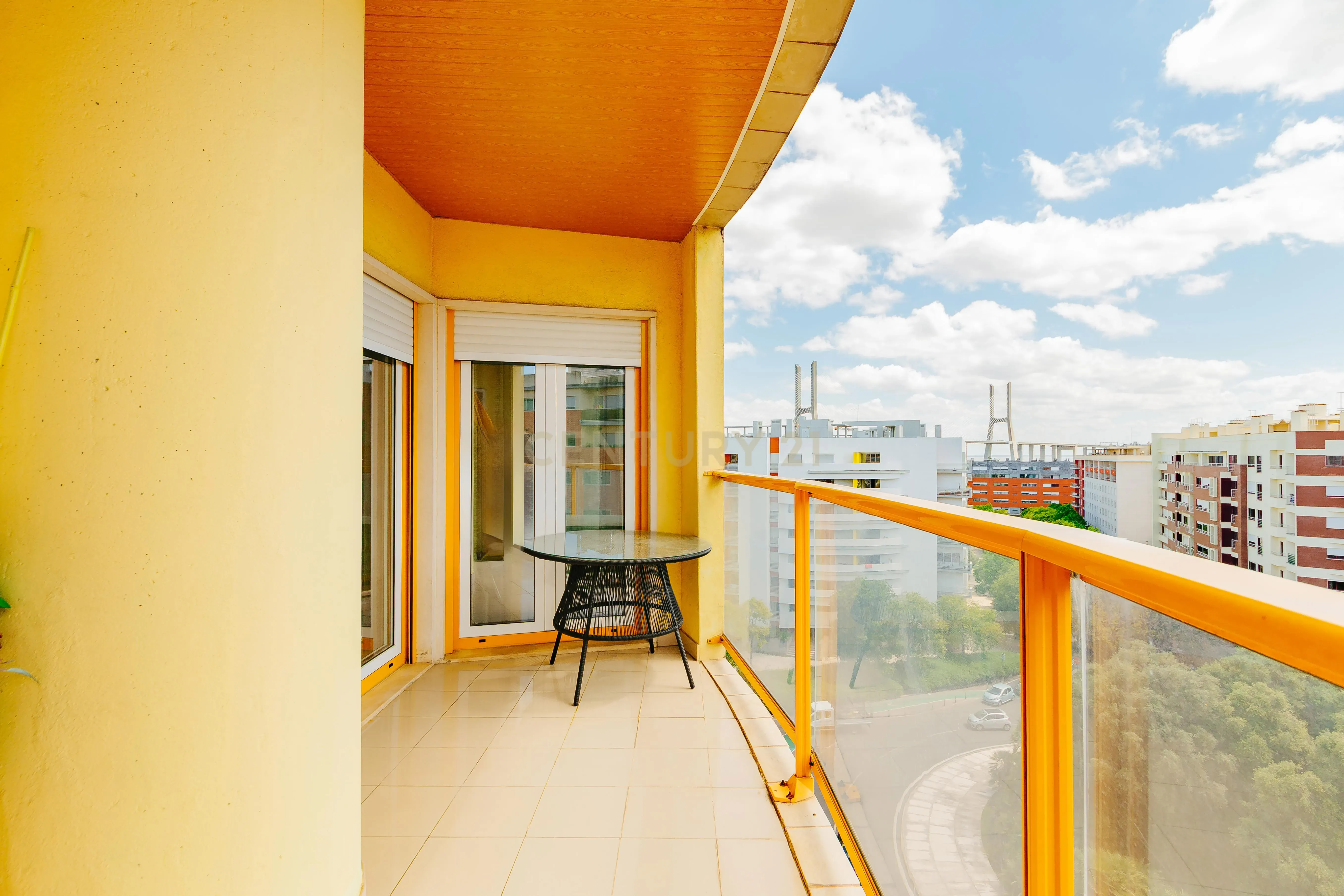 Apartamento T3 totalmente remodelado com Vista Panorâmica no Parque das Nações - Image 19