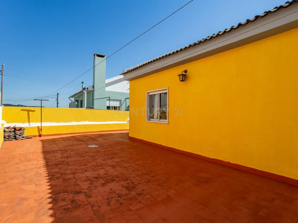 Moradia T4 | 278 m² de construção | Terraço 120 m² | Quintal 110 m² | Garagem 3 carros | Agualva-Cacém - Image 28