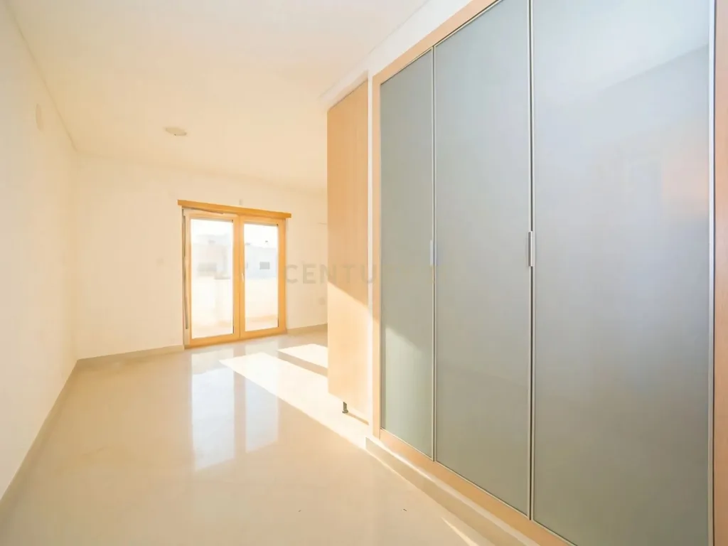 Magnífico Apartamento T4 com Duas Varandas e Arrecadação na Cascalheira, Pinhal Novo - Image 11