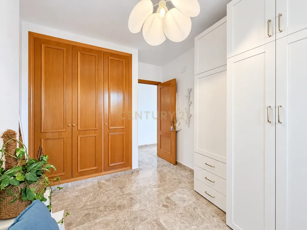 Apartamento totalmente renovado com terraço de 20 m² e piscina em Bonalba - Image 34