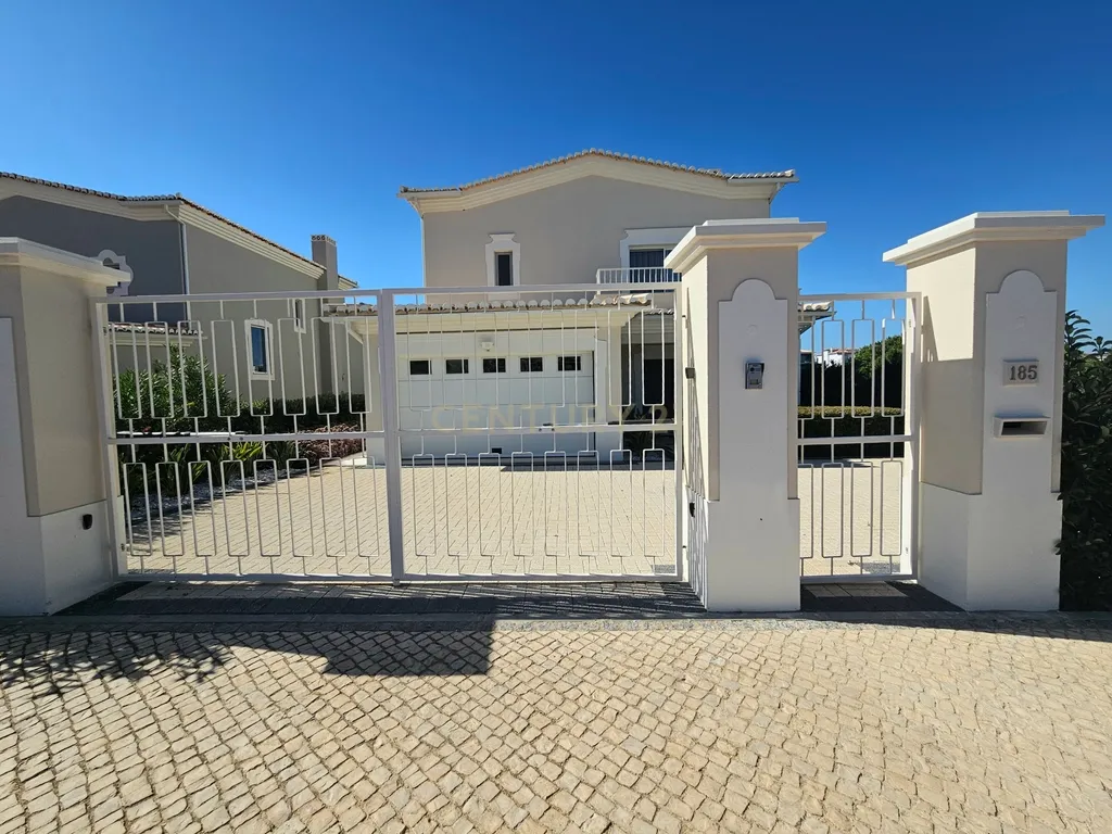 Moradia T3 de Frente para o Golfe – Boavista Golf & Spa, Lagos – Sem Quotas de Condomínio - Image 40