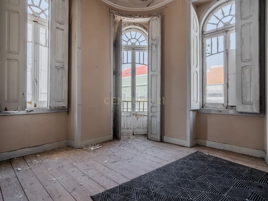 PRÉDIO PARA RECUPERAR, NO CENTRO HISTÓRICO DE PENICHE - Image 14
