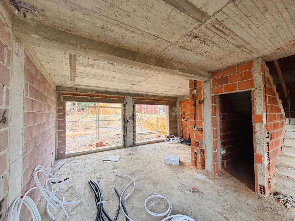 🏡 **Moradia T4 com piscina – Foros da Amora** - Image 12