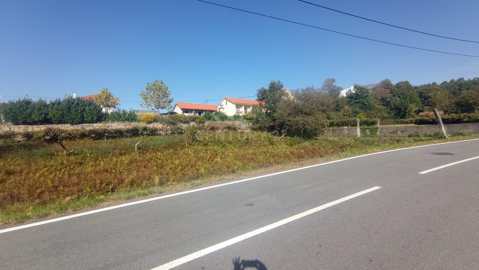 Terreno em Paredes de Coura - Image 1
