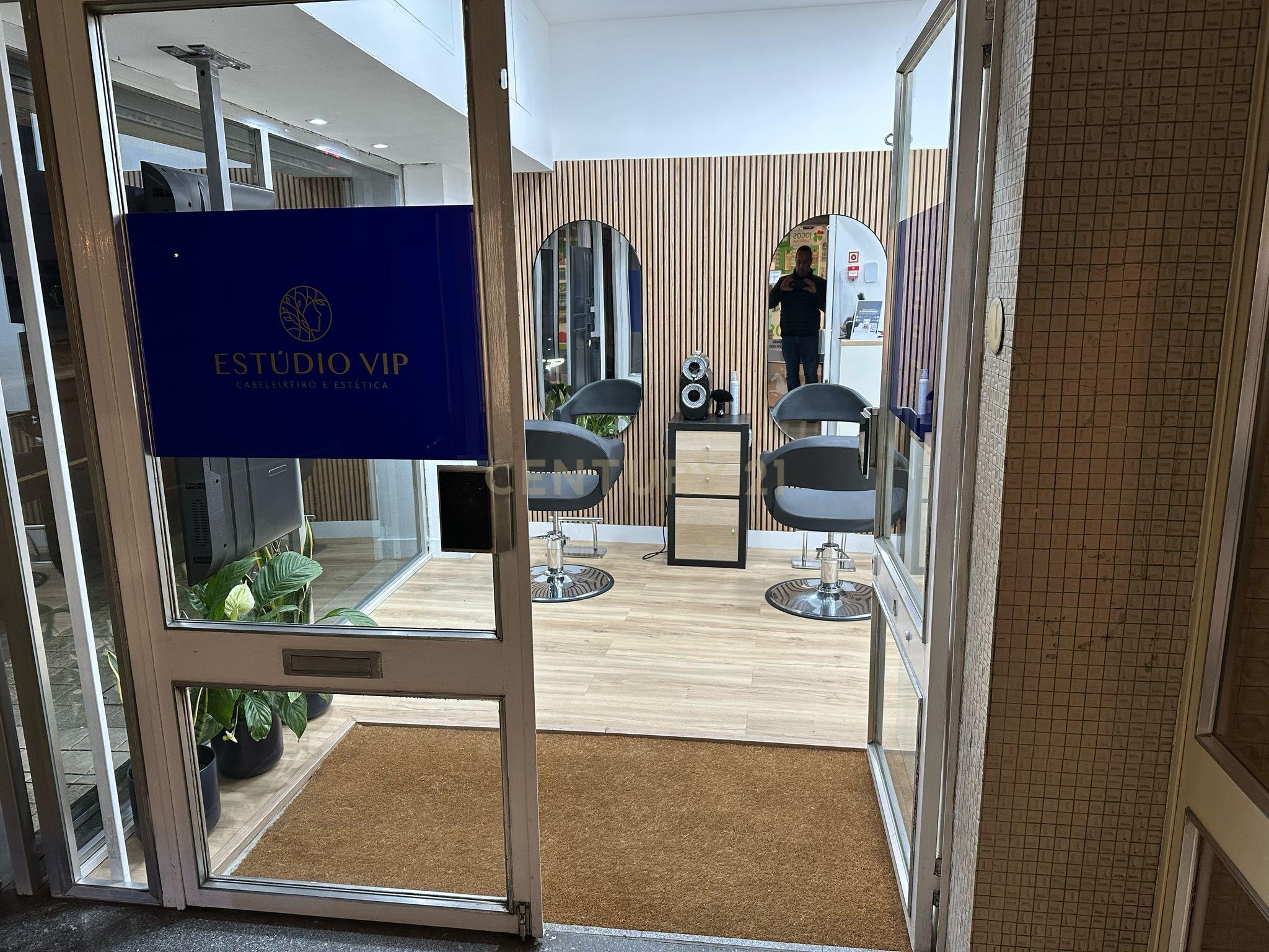 Trespasse de Salão de Cabeleireiro e Estética – Localização Premium no Centro da Cidade - Image 13