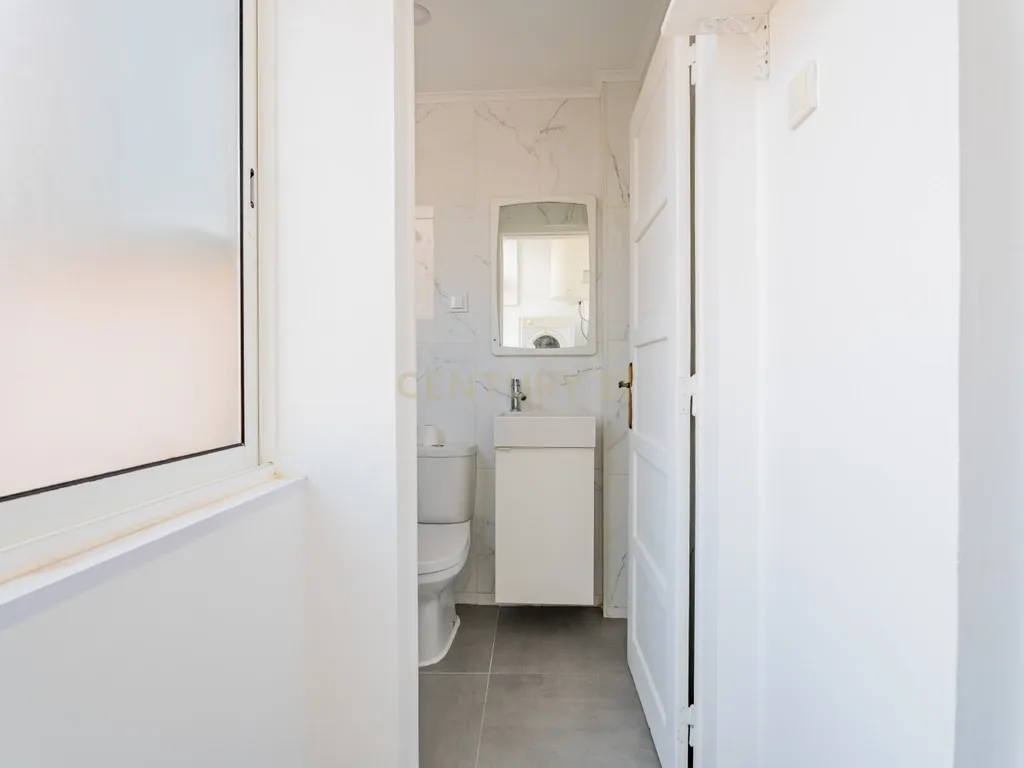Apartamento T1 Remodelado na Penha de França – Lisboa - Image 9