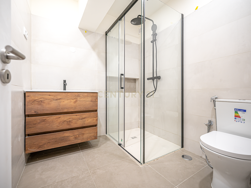 T3 remodelado com Varanda nos Olivais, Lisboa - Image 11