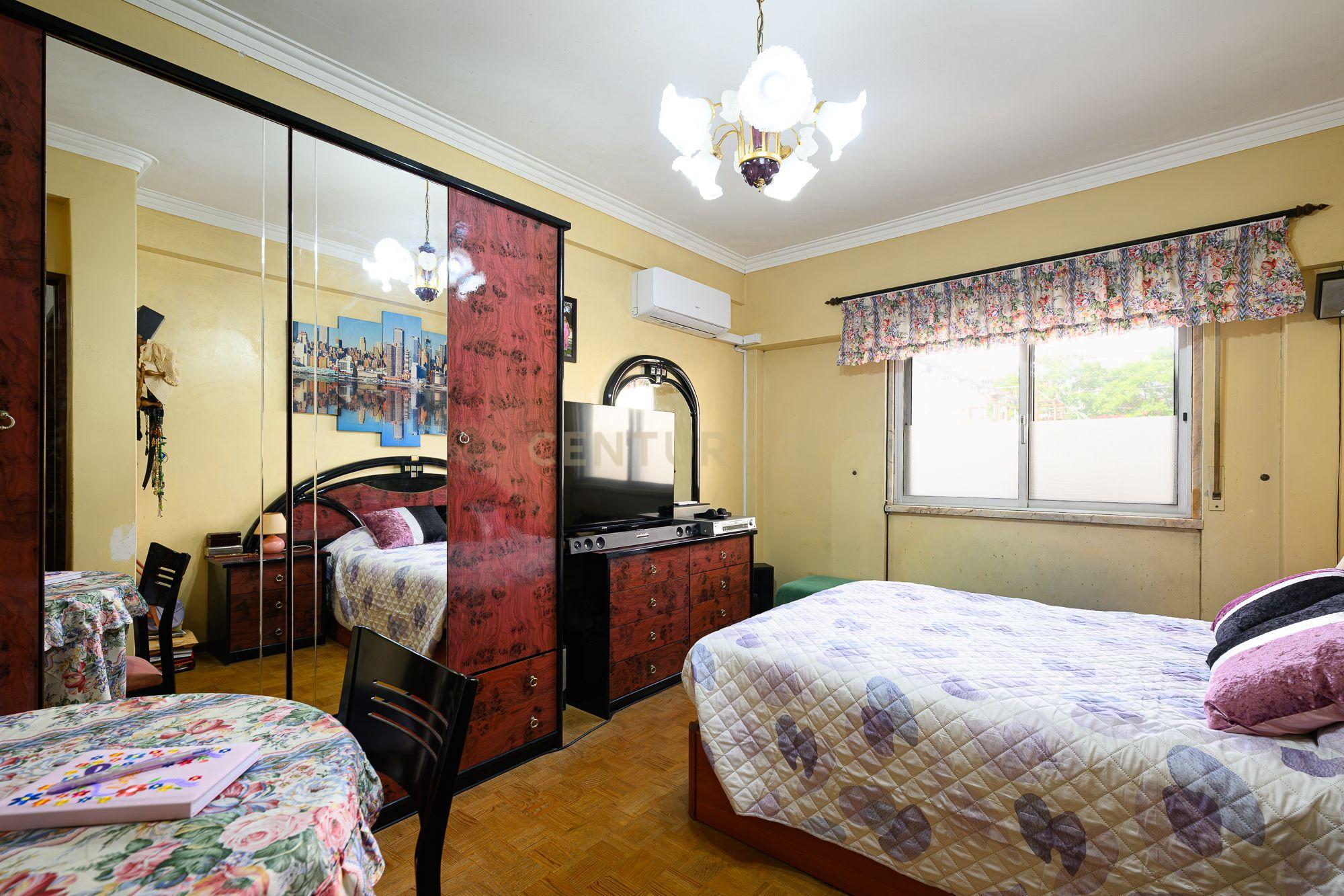 Fotografia 10 de Apartamento T2 em Mina de Água, Amadora