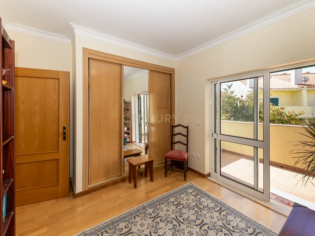 Moradia T3 no Condomínio Varandas do Golfe do Montado – Segurança, Conforto e Estilo de Vida Exclusivo - Image 49