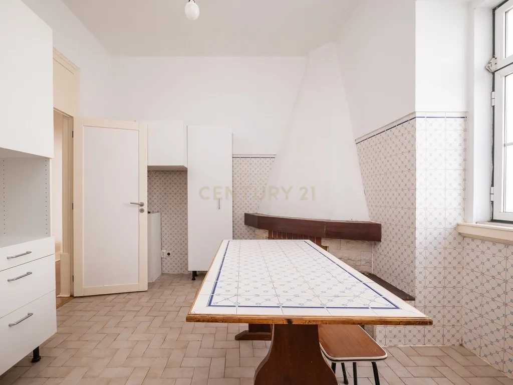 Apartamento T3+1 com varanda | Rua Guerra Junqueiro, Coimbra - Image 7