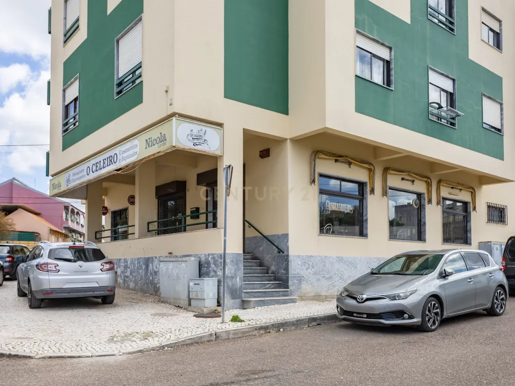 Oportunidade Única de Negócio: Restaurante Celeiro – Take Away – Churrasqueira em Setúbal - Image 2