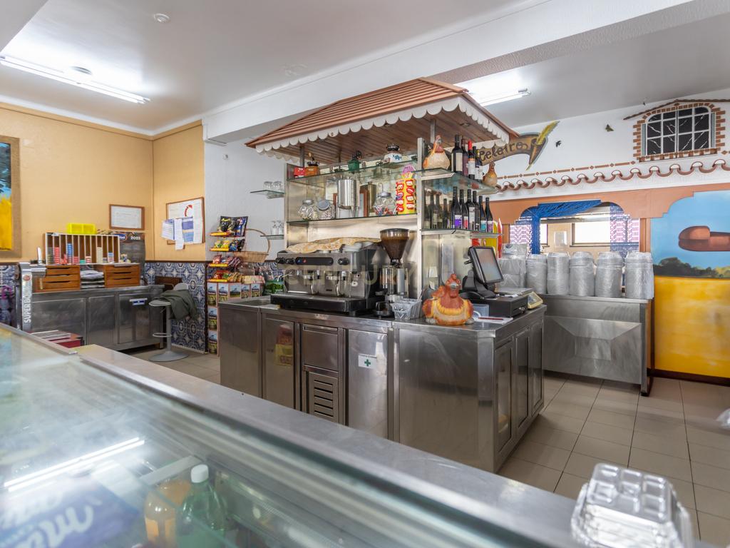 Oportunidade Única de Negócio: Restaurante Celeiro – Take Away – Churrasqueira em Setúbal - Image 3