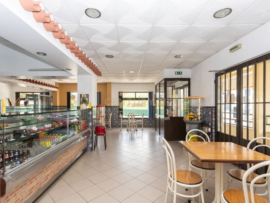 Oportunidade Única de Negócio: Restaurante Celeiro – Take Away – Churrasqueira em Setúbal - Image 6