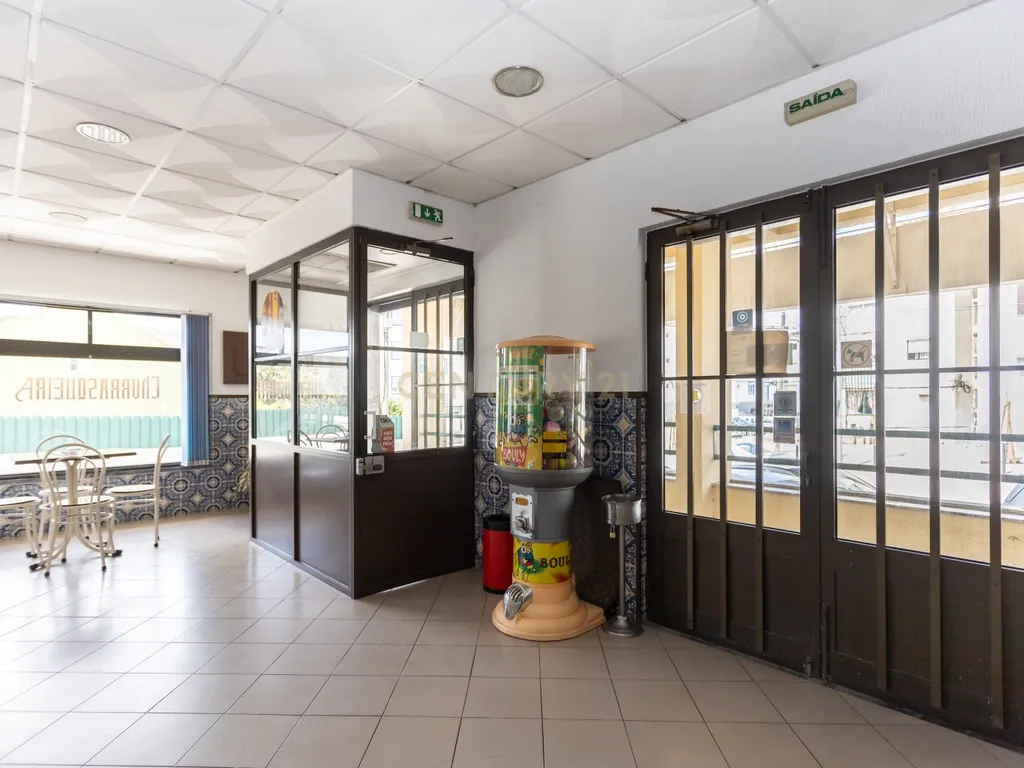 Oportunidade Única de Negócio: Restaurante Celeiro – Take Away – Churrasqueira em Setúbal - Image 7