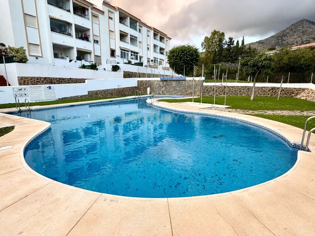Apartamento com vista mar, garagem e piscina em Carvajal - Image 25