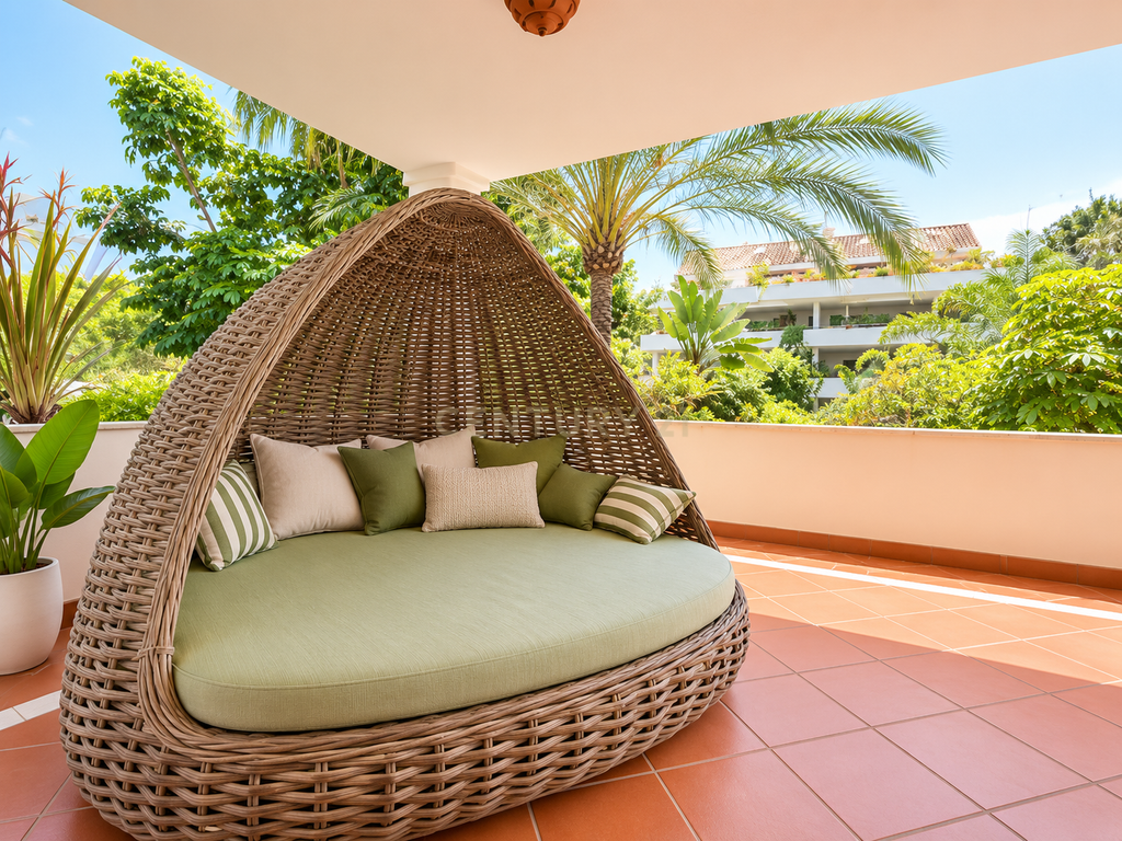 Apartamento Espaçoso com Jardim e Grande Terraço na Prestigiada Zona de Nagüeles, Marbella - Image 13
