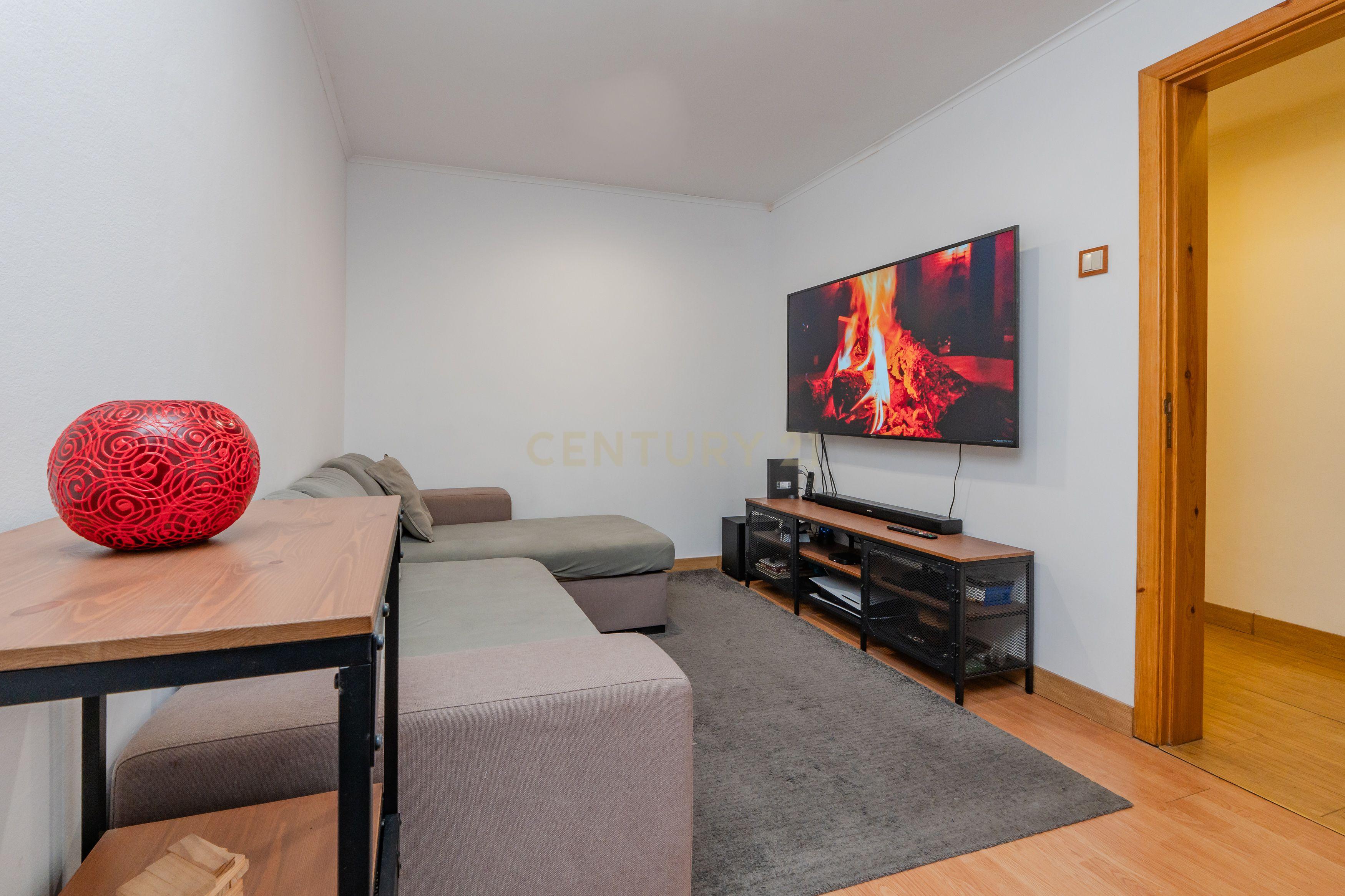 🌿 T1 com Terraço em Sete Rios – Ideal para Jovens e Casais Modernos - Image 13
