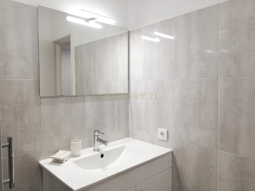 Apartamento T2 em Paço de Arcos para arrendar - Reservado - Image 13
