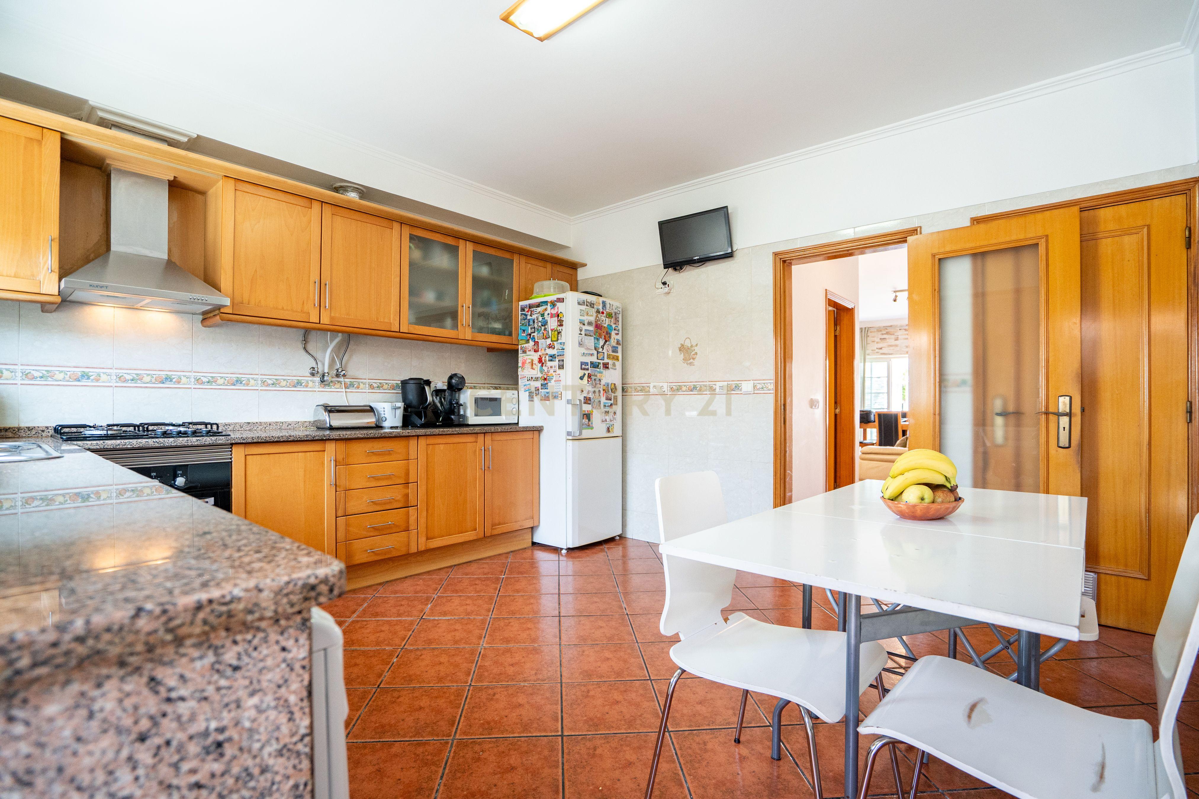 Fotografia 3 de Moradia T3 em Quinta do Conde, Sesimbra - Oportunidade Única