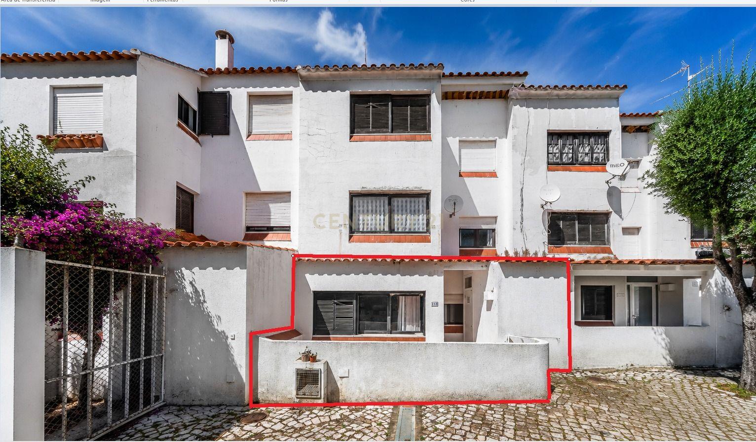 Fotografia 8 de T1+1 Rés do Chão com Logradouro Privativo em Condomínio com Piscina Montechoro, Albufeira