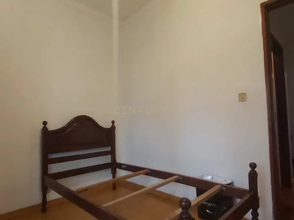 🌞 Apartamento T4 Luminoso com Excelentes Áreas e Garagem– Zona Premium de Beja - Image 17