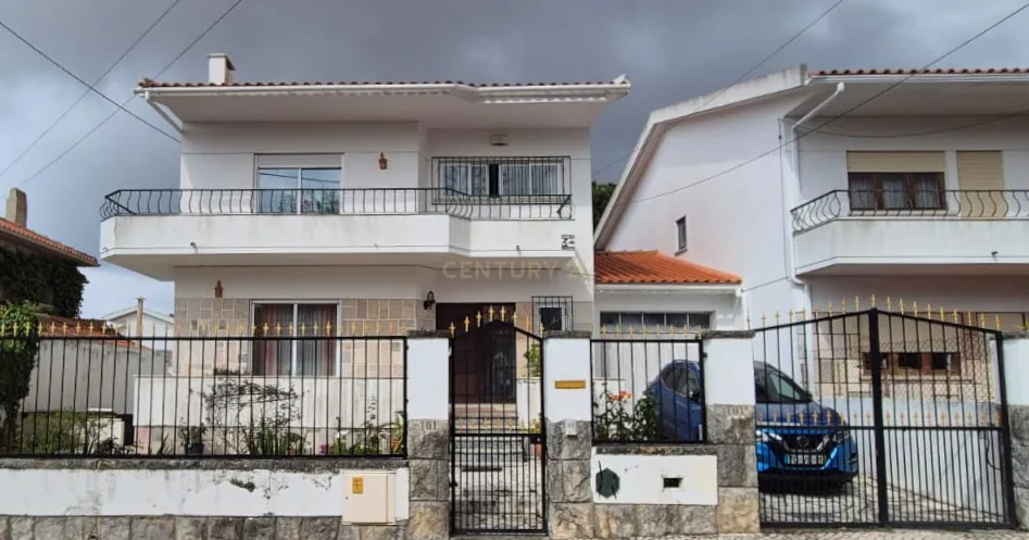 Moradia T4 isolada com jardim no Bairro do Rosário, Cascais - Image 37