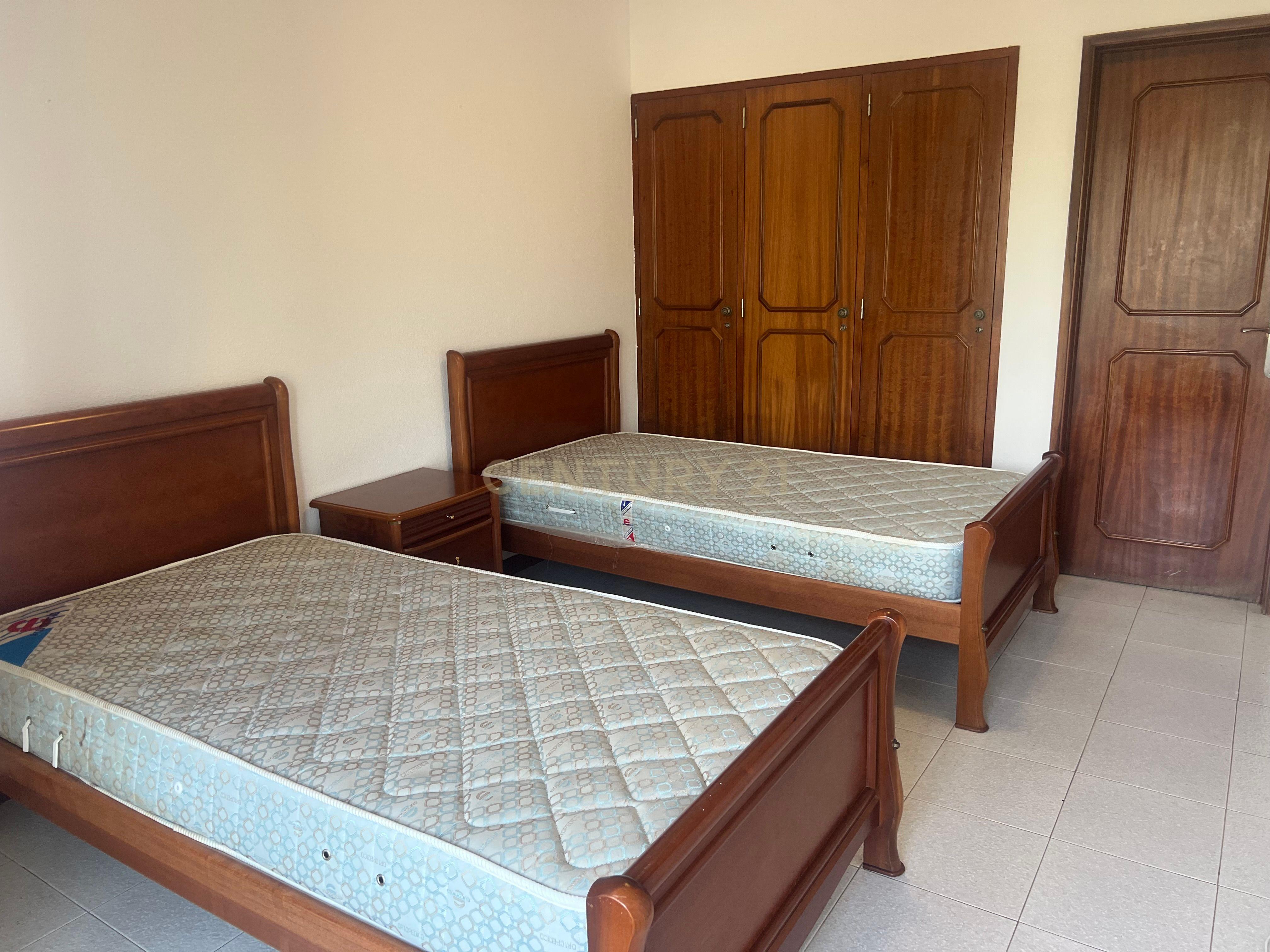 Fotografia 3 de Apartamento T1 mobilado, para arrendar em S. João de Caparica, Almada
