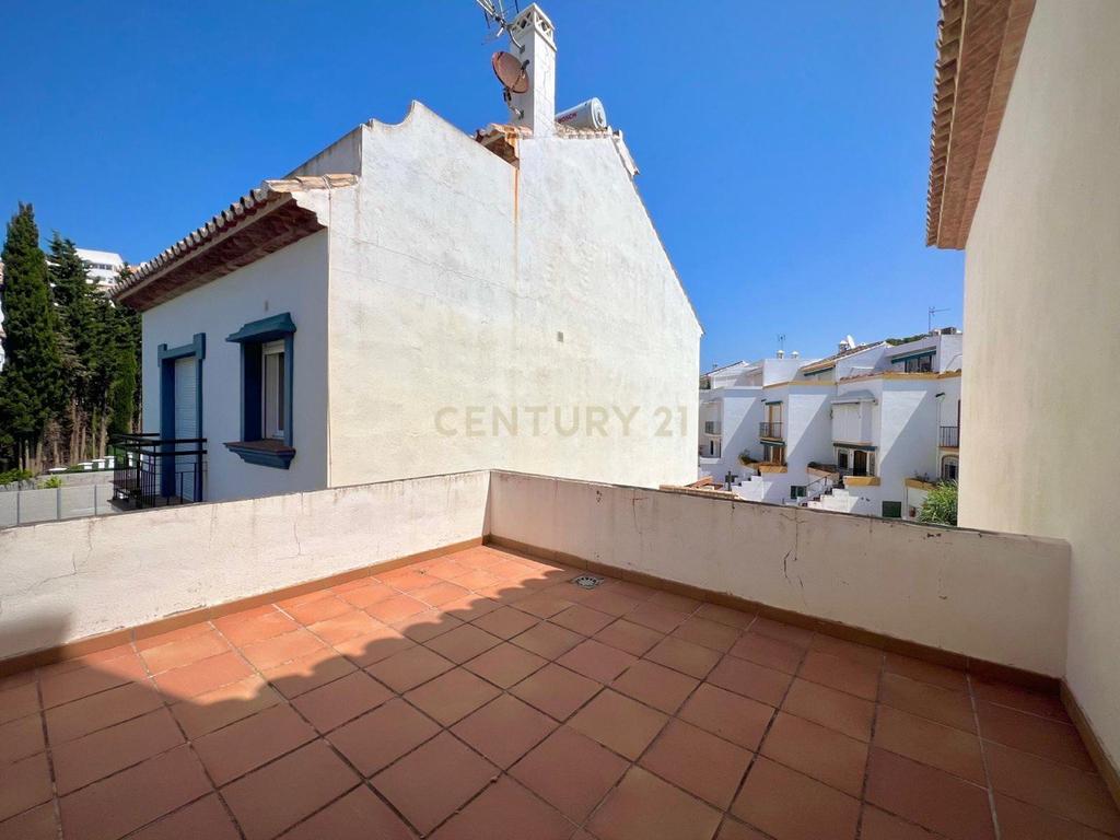 Casa con vistas al mar en primera línea – Urbanización Bahía de Estepona - Image 30