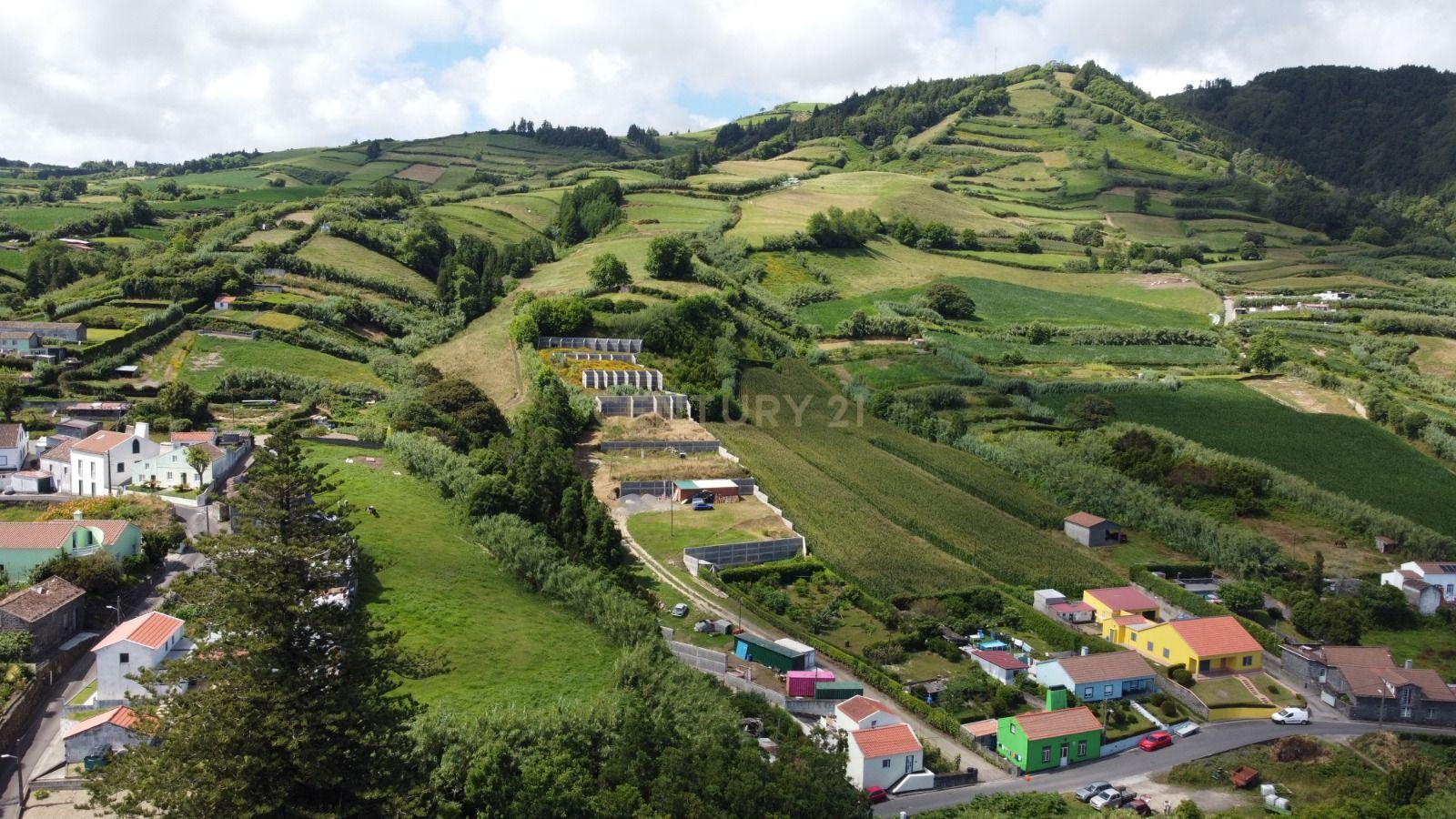 Fotografia 3 de Terreno com 6.680 m² para construção de moradia e criação de uma quinta