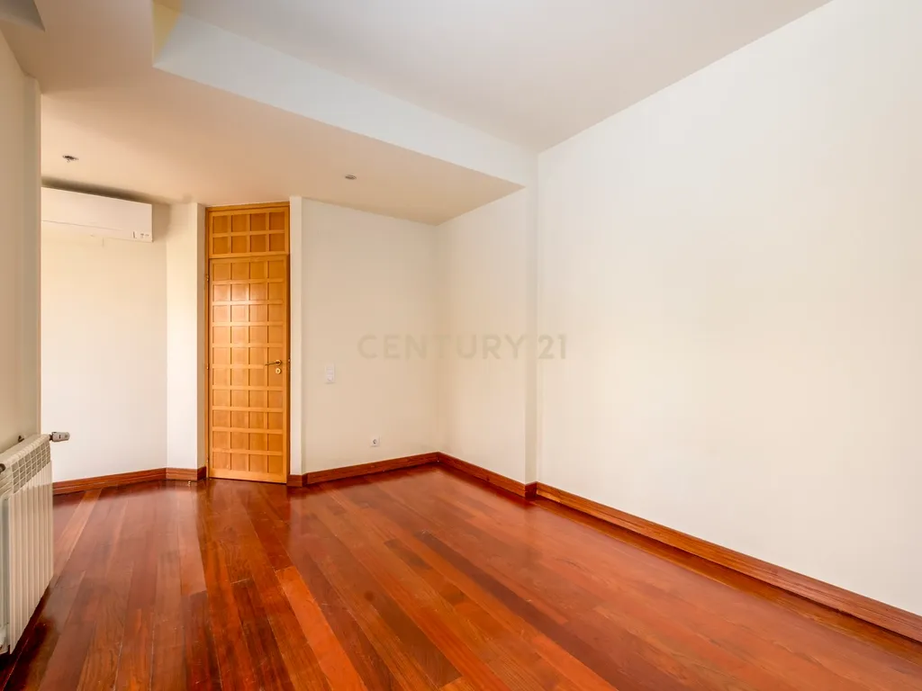 Moradia T4+1 em Condomínio Privado – Parque das Nações, Lisboa - Image 43