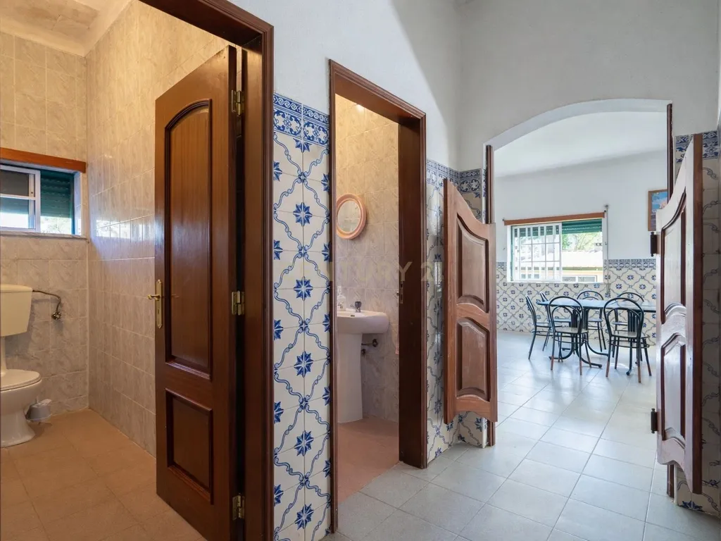 OPORTUNIDADE ÚNICA NA LOUSÃ – MORADIA COM GRANDE POTENCIAL (habitação e comércio) - Image 44