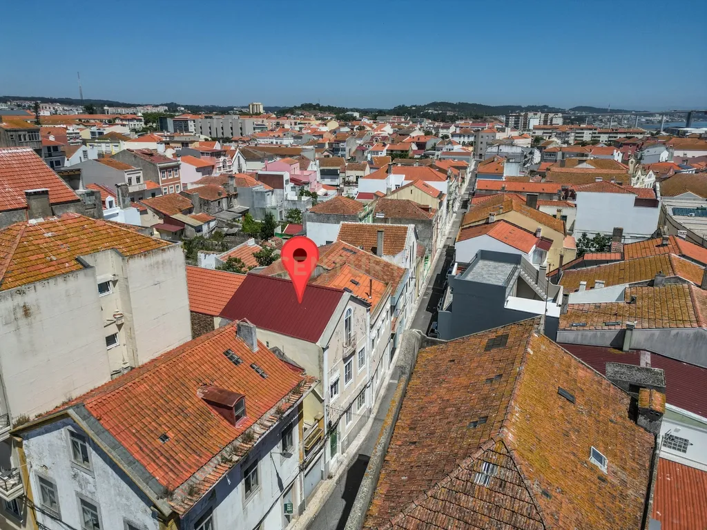 Prédio habitacional no coração da Figueira da Foz – Rua das Rosas - Image 1
