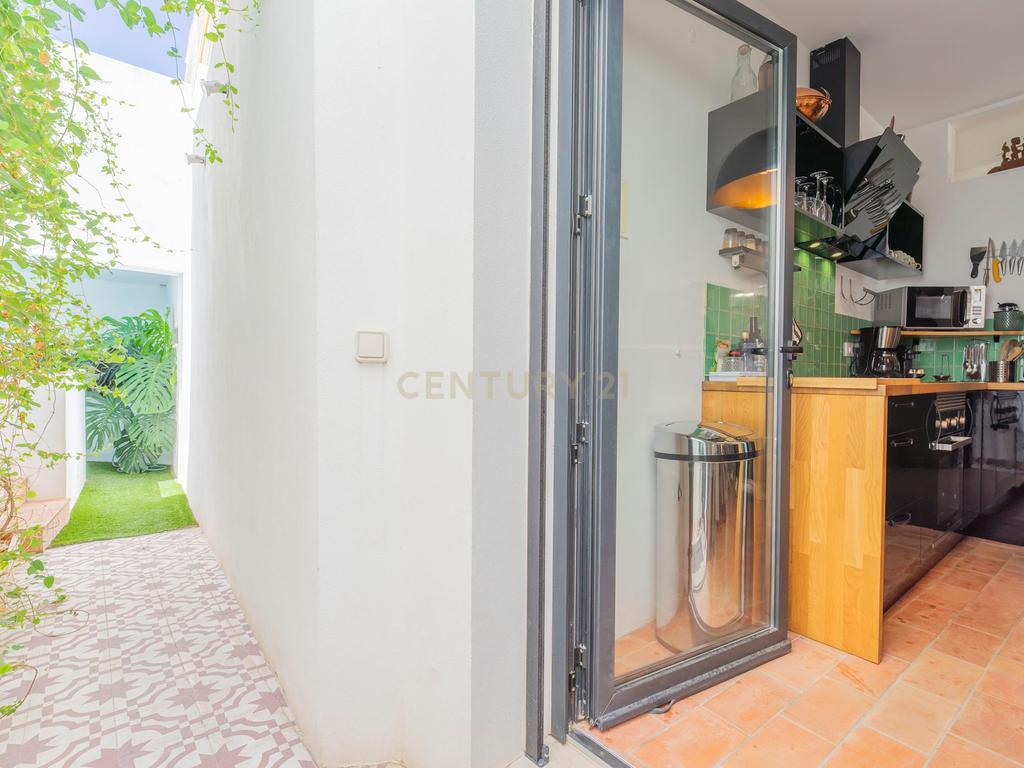 Casa Renovada T3-em Olhão na Baixa , Licença AL, Vista Panorâmica e Piscina - Image 11