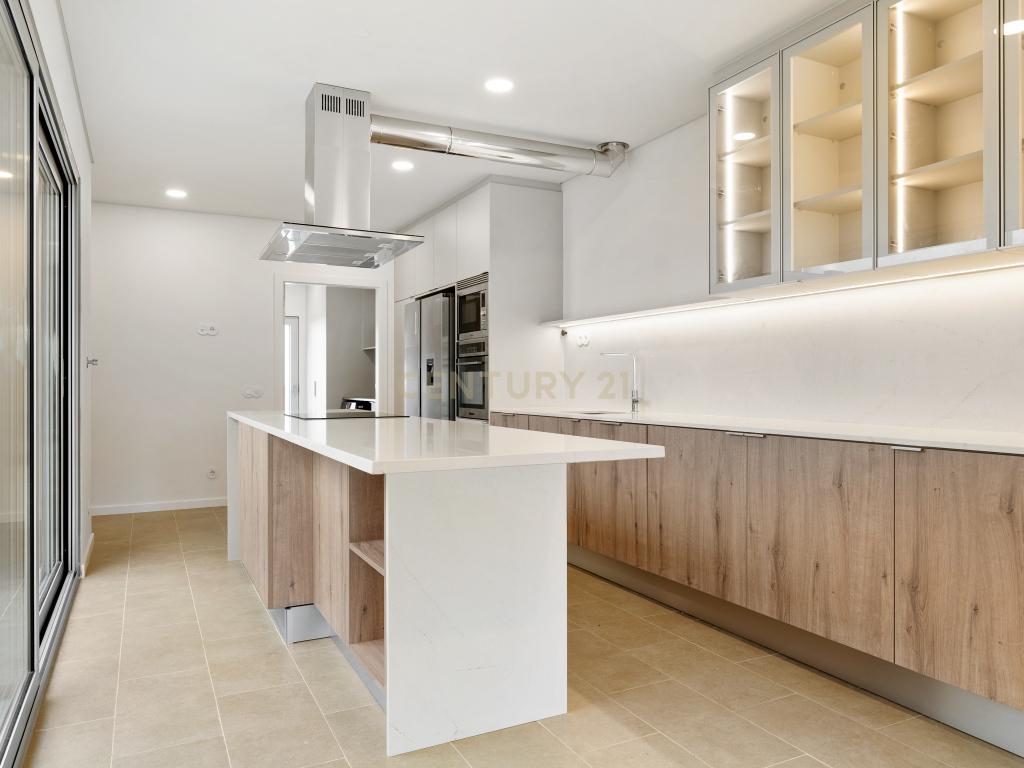 Arrendamento de Moradia T4, em Condomínio Privado - Palmela - Image 9